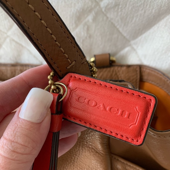 COACH Leather Tote & Brown Sandals 🤎 - Picture 3 of 6